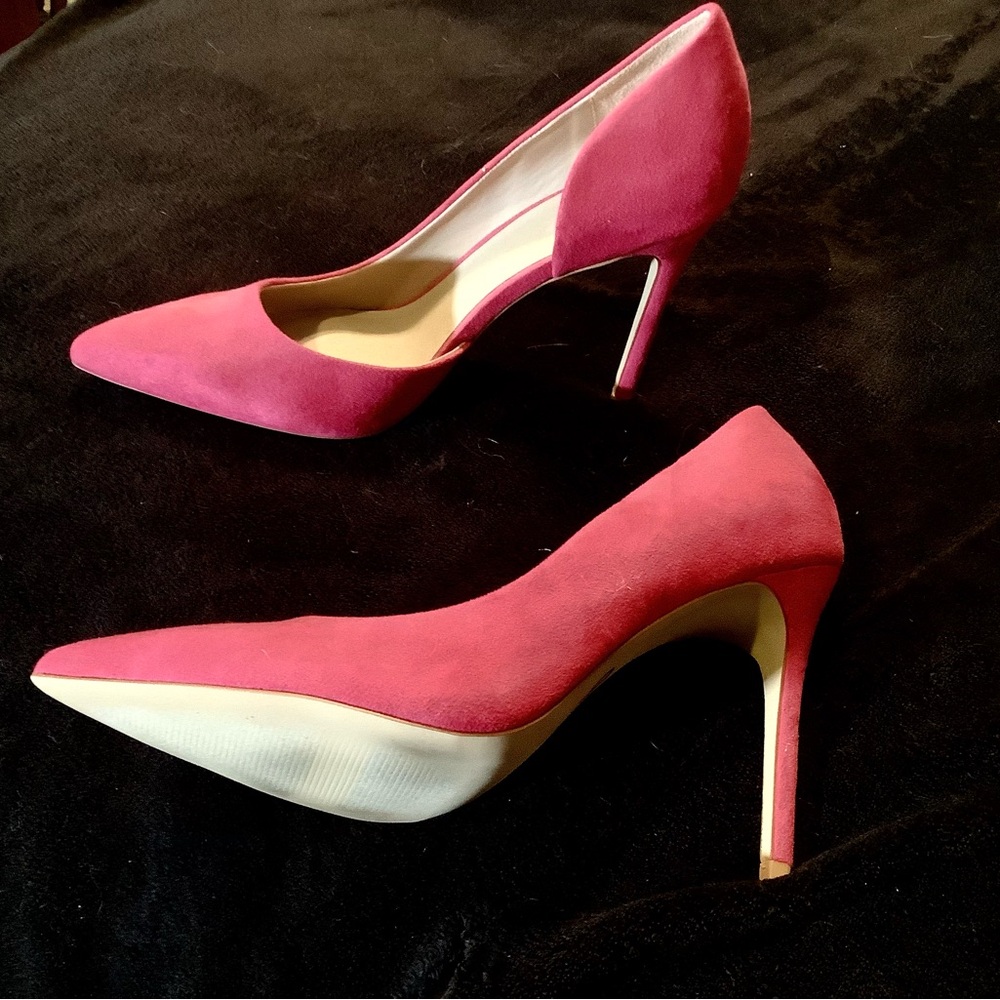 Mix No. 6, Fuchsia faux suede pumps with 4 1/2” heel. Sz 10